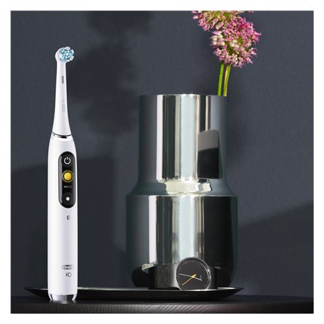 Oral-B | Electric Toothbrush | iO9 Series | Rechargeable | For adults | Number of brush heads included 1 | Number of teeth brush - 4